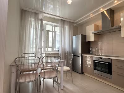 квартира за адресою Патріарха Мстислава Скрипника вул., 40