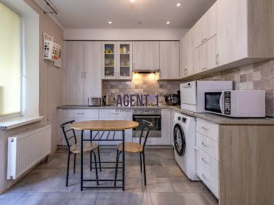 квартира за адресою Печерська вул., 24