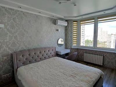 квартира по адресу Драгоманова ул., 4а