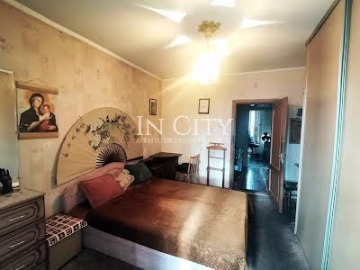 квартира за адресою Каштанова вул., 5