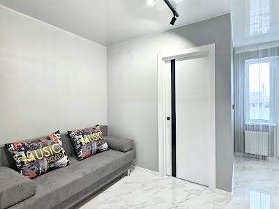 квартира за адресою Озерна вул., 27а