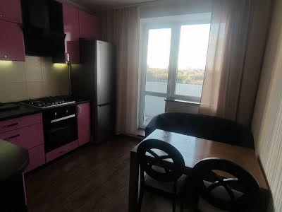 квартира за адресою Роганська вул., 130/3