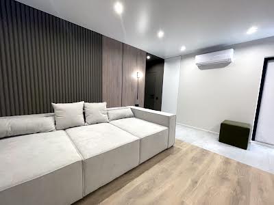 квартира за адресою Степана Бандери просп., 36