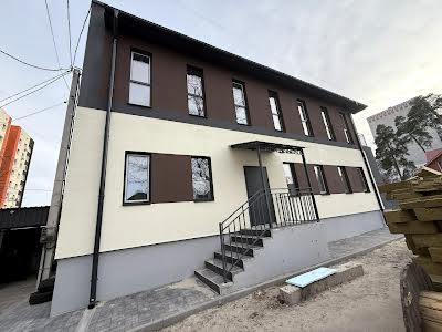 комерційна за адресою Соборна вул., 7