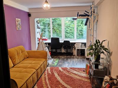 квартира за адресою Романа Ратушного вул. (Волгоградська), 33