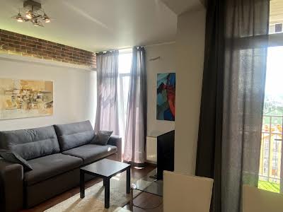 квартира за адресою Регенераторна вул., 4 к2-9