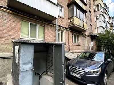 квартира за адресою Білоруська вул., 15-А