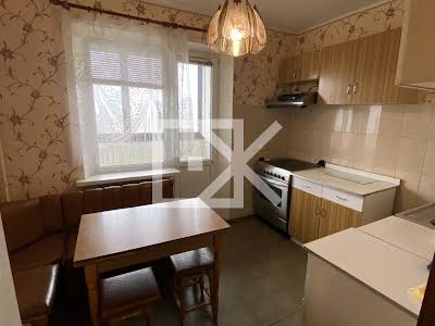 квартира за адресою Лариси Руденко вул., 5