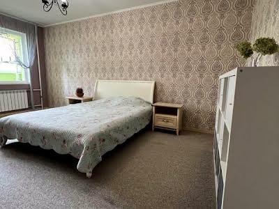 квартира за адресою Анни Ахматової вул., 16-В