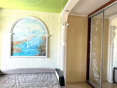 квартира за адресою Василя Симоненка вул., 4