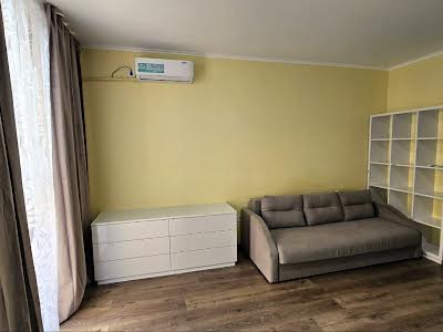 квартира за адресою Сім'ї Кульженків вул. (Петра Дегтяренка), 37