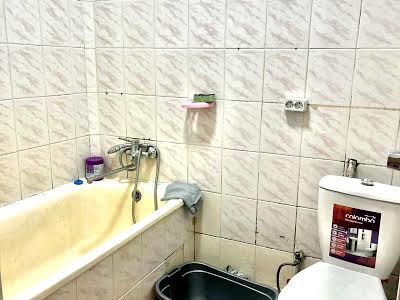 квартира за адресою Степана Бандери просп., 70