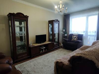 квартира за адресою Панаса Мирного вул., 71