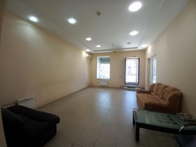 комерційна за адресою Пастера вул., 36