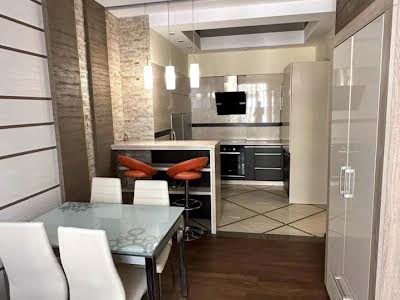 квартира по адресу Черновола просп., 73