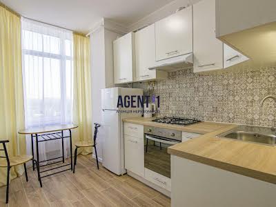 квартира за адресою Садова вул., 51Б