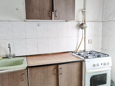 квартира за адресою Богатирська вул., 4