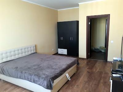 квартира за адресою Сім'ї Кульженків вул. (Петра Дегтяренка), 33