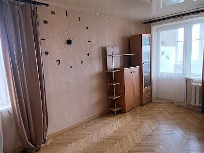 квартира за адресою Булаховського, 38