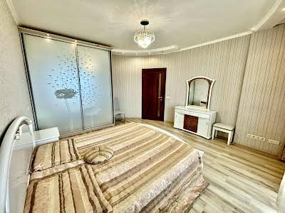 квартира за адресою Героїв Оборони вул., 10-А