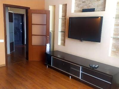 квартира за адресою Анни Ахматової вул., 35