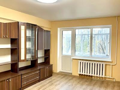 квартира за адресою Степана Бандери просп., 70