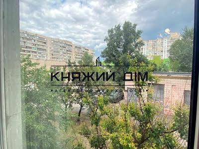квартира за адресою Лариси Руденко вул., 13