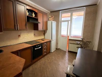 квартира за адресою Єлизавети Чавдар вул., 7