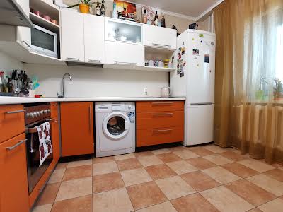 квартира за адресою Лариси Руденко вул., 21
