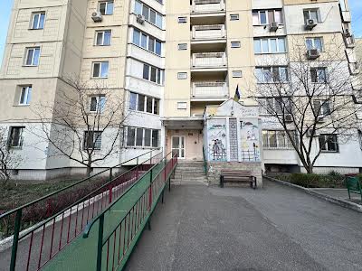 квартира за адресою Ернста вул., 8