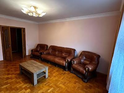квартира за адресою Ревуцького вул., 5