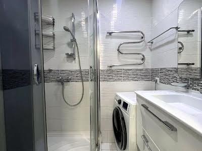 квартира за адресою Академіка Глушкова просп., 30