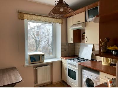 квартира за адресою Будівельників вул., 12