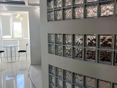 квартира за адресою Євгена Чикаленка вул., 56а