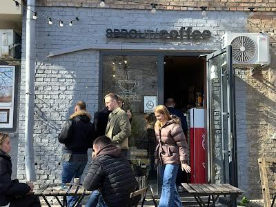комерційна за адресою Деревлянська вул. (Якіра), 20/2