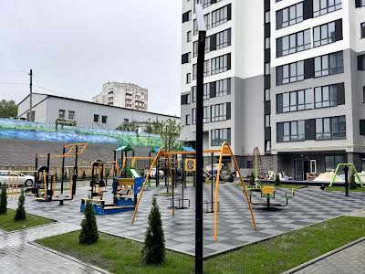 квартира за адресою Озерна вул., 16Б