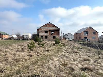 будинок за адресою смт. Великі Бірки, вулиця 16 Липня 1-Б