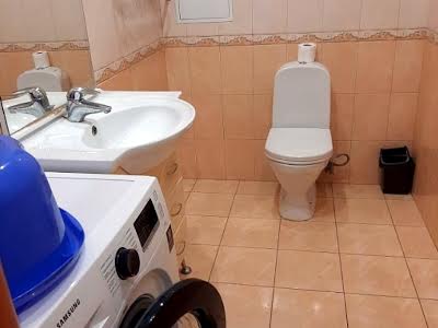 квартира за адресою Анни Ахматової вул., 43