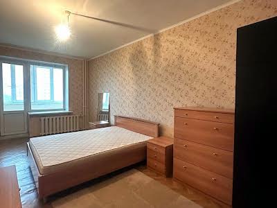 квартира за адресою Анни Ахматової вул., 16-Б