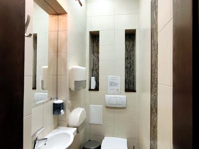 комерційна за адресою Юрія Шумського вул., 1-А