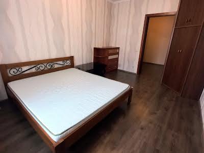 квартира за адресою Драгоманова вул., 1-Л