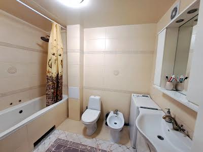 квартира за адресою Лепкого, 8