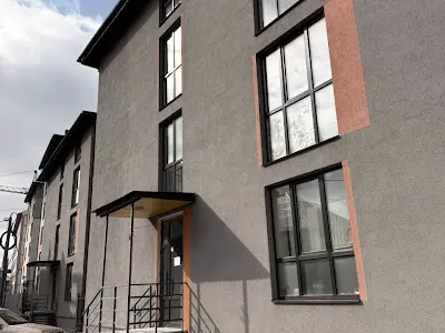 квартира за адресою Вишнева вул., 8