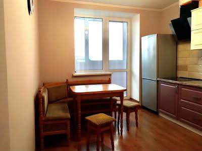 квартира за адресою Бориспільська вул., 6