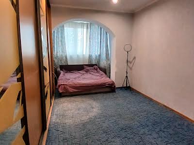 квартира за адресою Анни Ахматової вул., 43