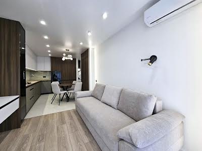 квартира за адресою Вербицького вул., 7
