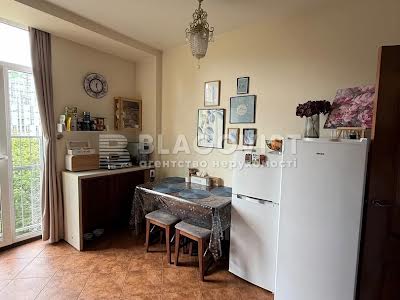 квартира за адресою Регенераторна вул., 4 к1