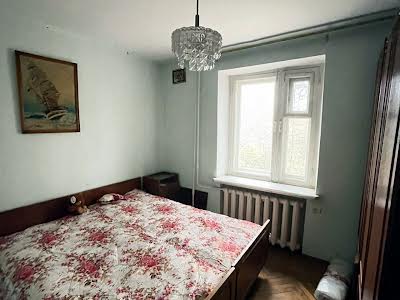 квартира за адресою Генерала Петрова вул., 74