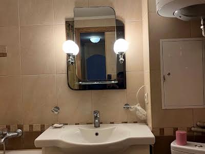 квартира за адресою Патріарха Мстислава Скрипника вул., 7