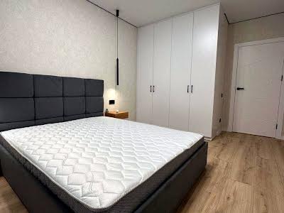 квартира за адресою Салютна вул., 2